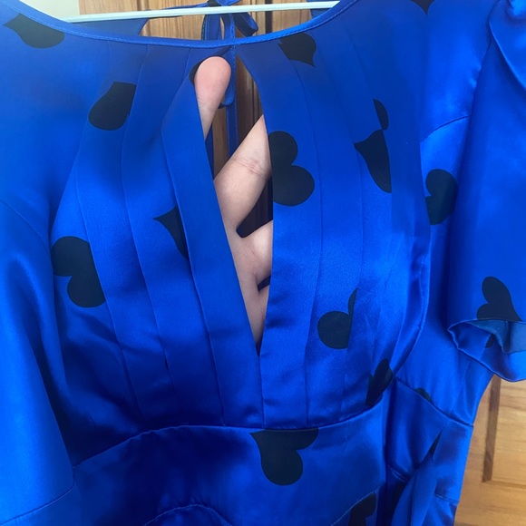 NWT Early 2000s Blue Satin Betsy Johnson Wrap dress w/ Black Hearts. Size 10 - Picture 9 of 9